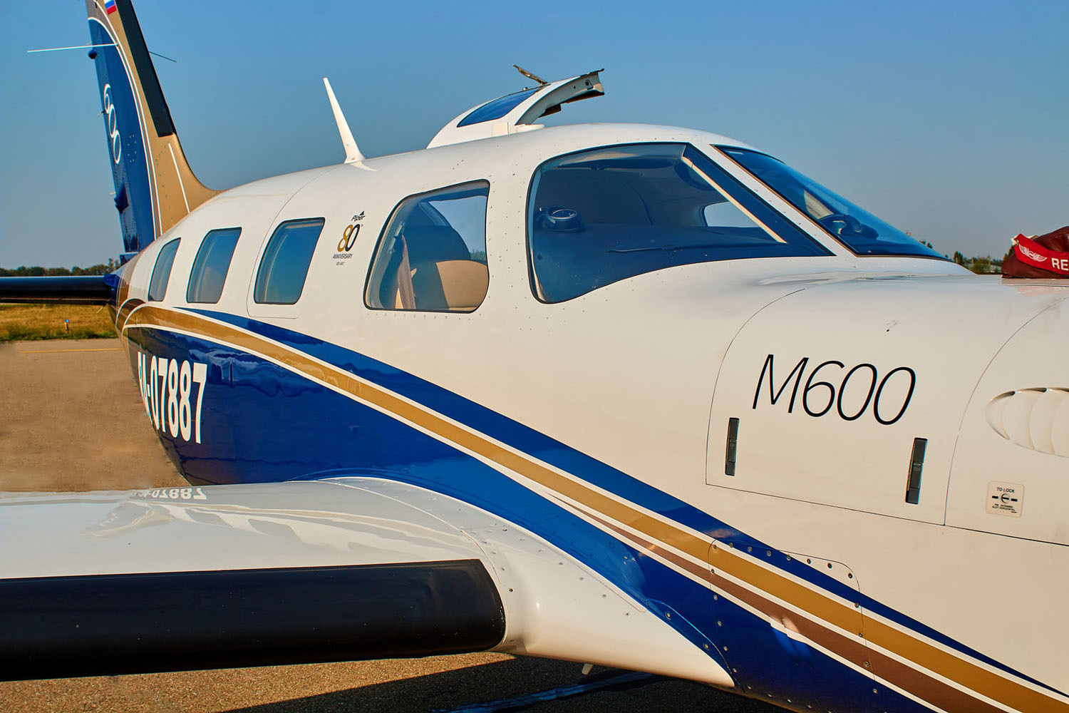 <span style="font-style: italic; font-weight: bold;">Piper M600</span>